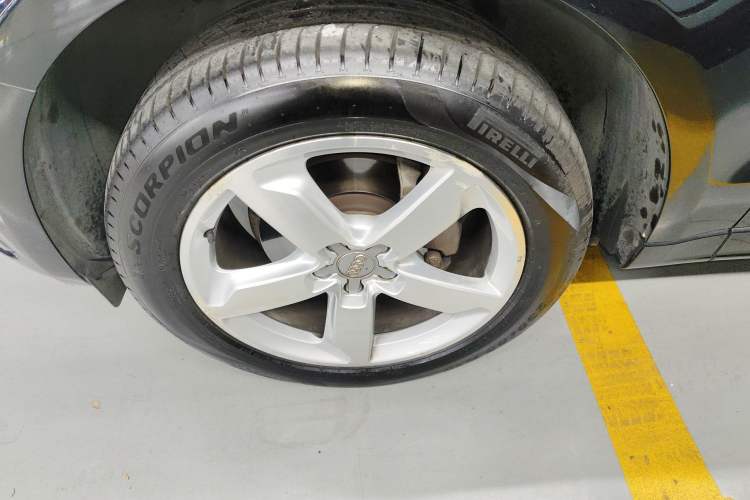 Used Audi Q5 2017 Plus 40 TFSI Ambition Model