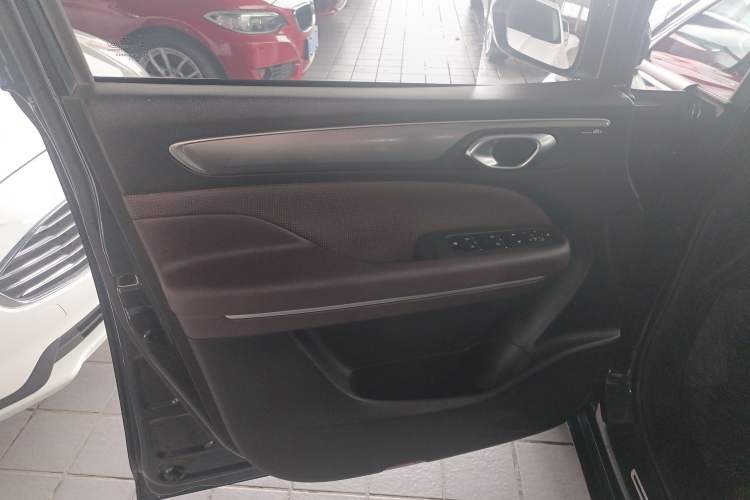 Used GAC Trumpchi M6 2023 PRO 270T DCT Luxury Edition
