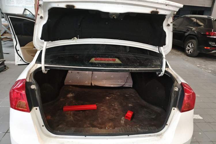 Used Buick Excelle 2013 1.5L Manual Classic Model
