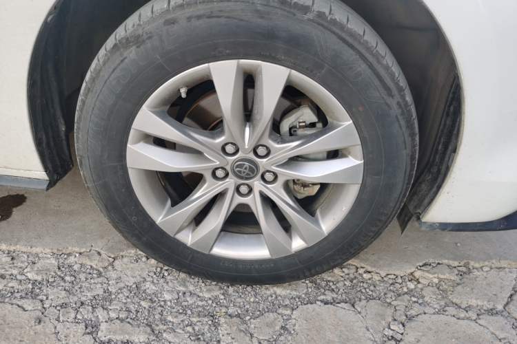 Used Toyota Sienna 2021 2.5L Hybrid Platinum Edition
