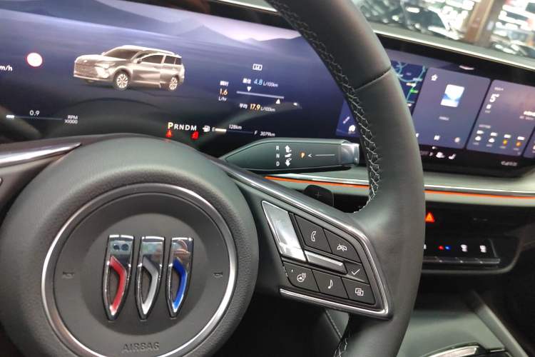 Used Buick Envision 2025 Encore Plus 28T Two-Wheel-Drive Platinum Edition
