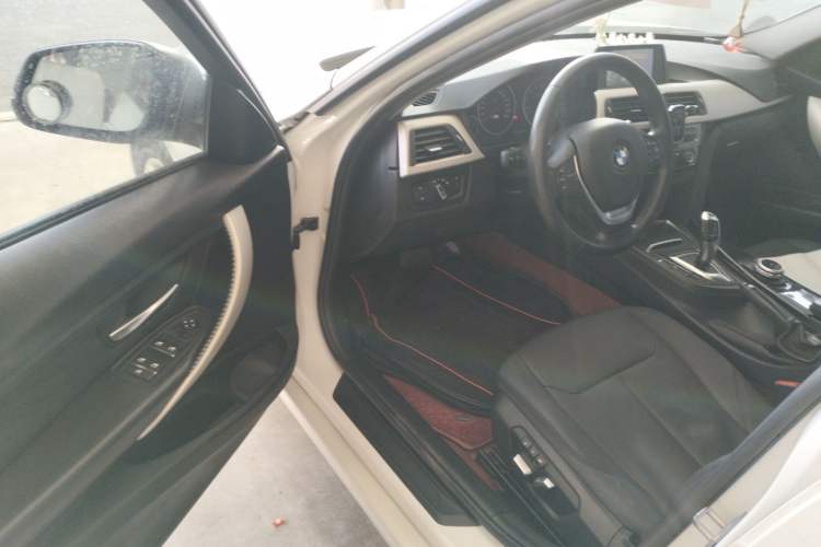 Used BMW 3 Series 2016 320Li Ambition Model
