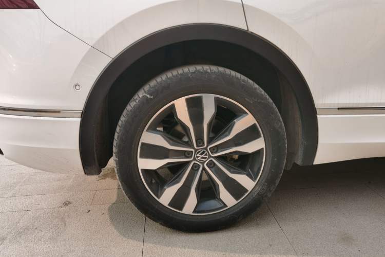 Used Volkswagen Tiguan L 2022 330TSI Automatic Two-Wheel Drive R-Line Enhanced Edition
