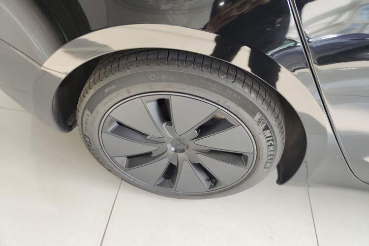 Used Tesla Model 3 2023 Long-Range All-Wheel-Drive Version
