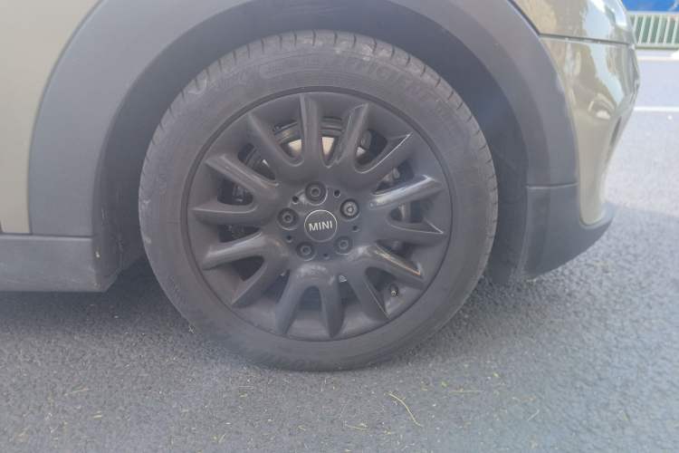 Used  MINI 2018 1.5T COOPER Classic Edition Five-Door Version
