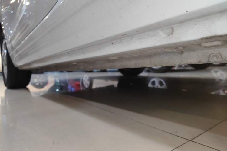 Used Roewe Clever 2021 302 km New Four-Seater Super-Efficient Version
