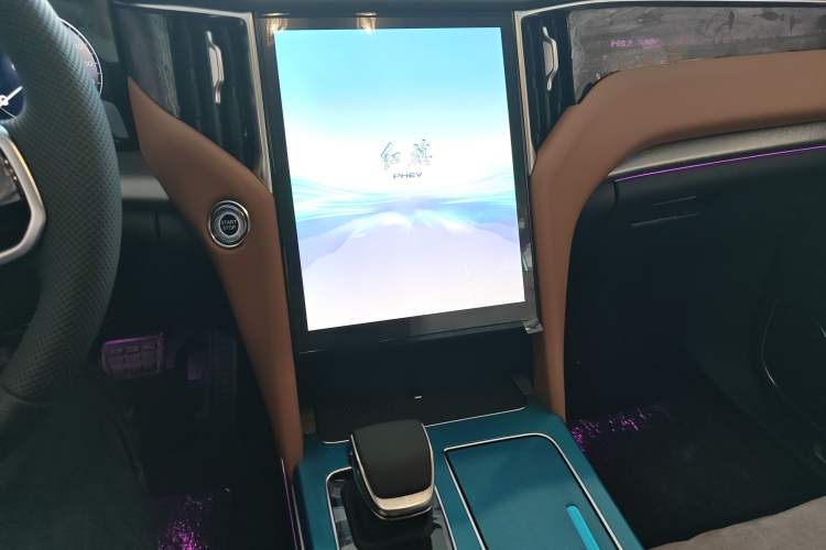 Used Hongqi HS7 PHEV 2025 Model 2.0T PHEV Four-Wheel Drive 2 Million Units Commemorative Edition 6-Seater