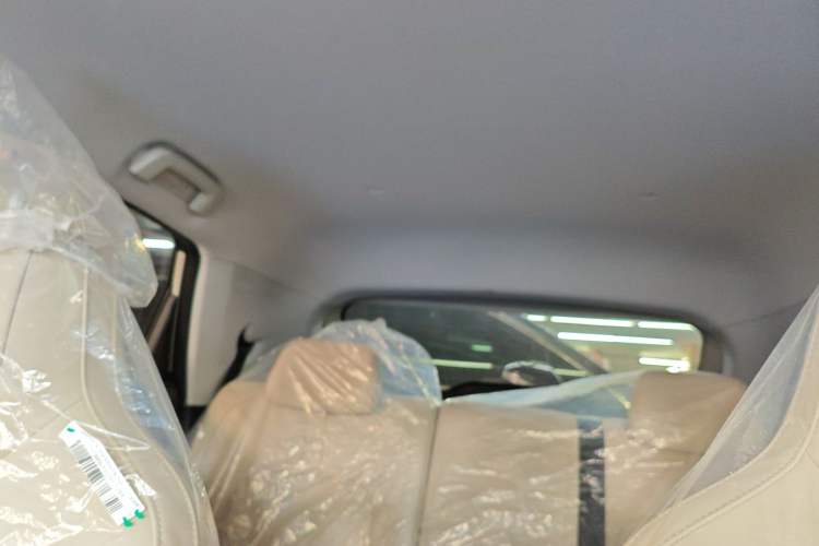 Used Wuling Bingo PLUS 2024 330 km Range Five-Seater Version
