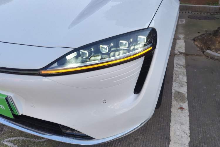 Used Hima Luxeed R7 2025 Extended-Range 251km Pro
