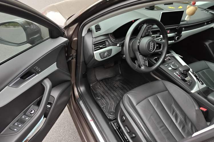 Used Audi A4L 2019 40 TFSI Fashion Edition China VI Emission Standard