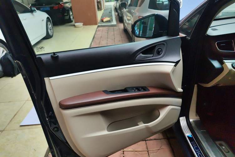 Used Buick GL8 2014 3.0L GT Luxury Business Haoya Edition
