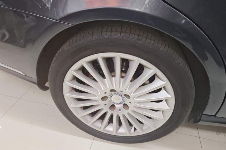 Used Mercedes-Benz E-Class 2014 E 260 L Luxury Model
