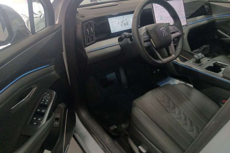 Used BYD Song L DM-i 2025 Intelligent Driving Version 160 km Beyond-Range Type