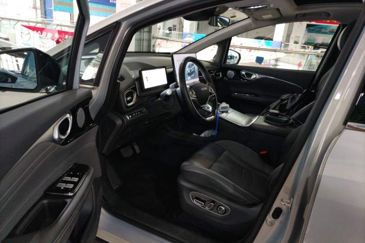 Used AION V 2023 Plus 70 Smart Tech Edition Lithium Iron Phosphate
