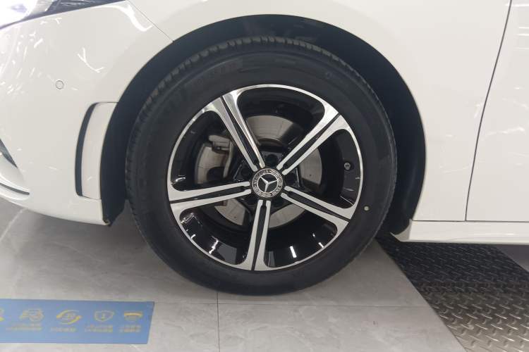 Used Mercedes-Benz A-Class 2022 Revised Version A 200 L Sport Sedan Fashionable Style