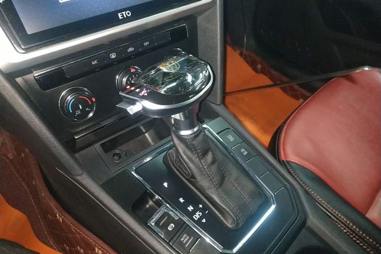 Used Volkswagen Lamando 2019 230TSI DSG Fashion Edition China V Standard