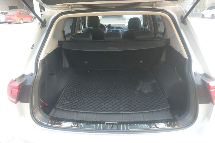 Used Volkswagen Tiguan L 2017 330TSI Automatic Two-Wheel Drive Luxury Edition
