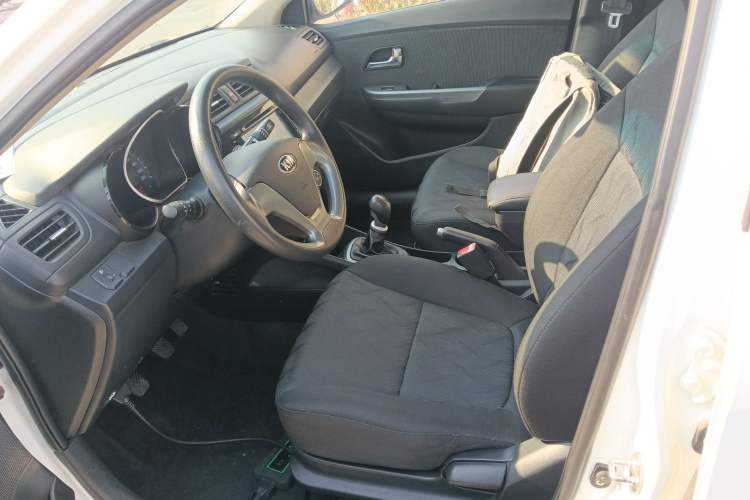 Used Kia K2 2015 Sedan 1.4L MT GLS
