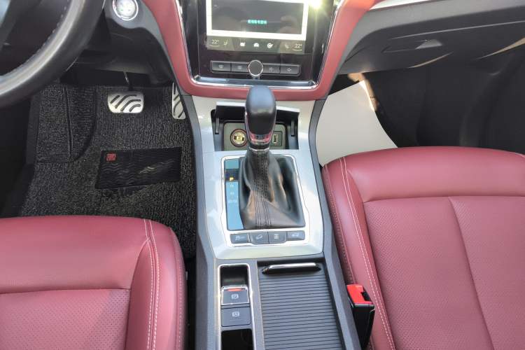 Used Roewe RX5 2016 30T Four-Wheel Drive Automatic Internet Smart Luxury Edition
