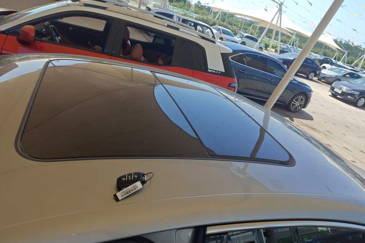 Used Roewe D7 2023 DMH 125km Flagship Edition
