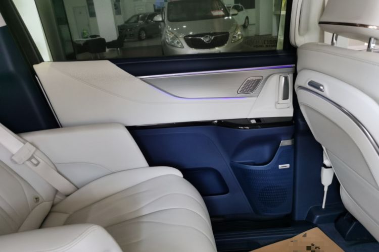 Used Buick GL8 New Energy 2024 Lu Zun Luxury Edition 7-Seater
