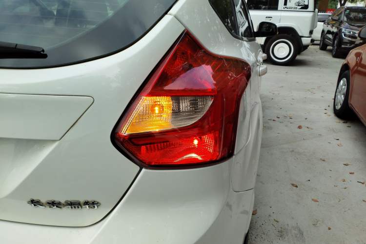 Used Ford Focus 2012 Hatchback 1.6L Automatic Fashion Edition
