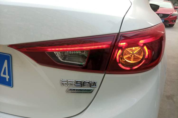 Used Mazda Mazda 3 Axela 2017 Sedan 1.5L Automatic Luxury Model Emission Standard China V
