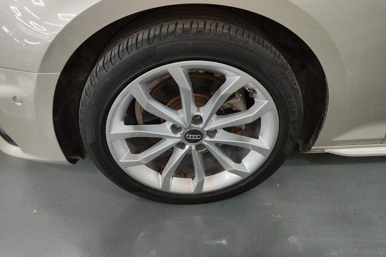 Used Audi A4L 2019 40 TFSI Fashion Version China V