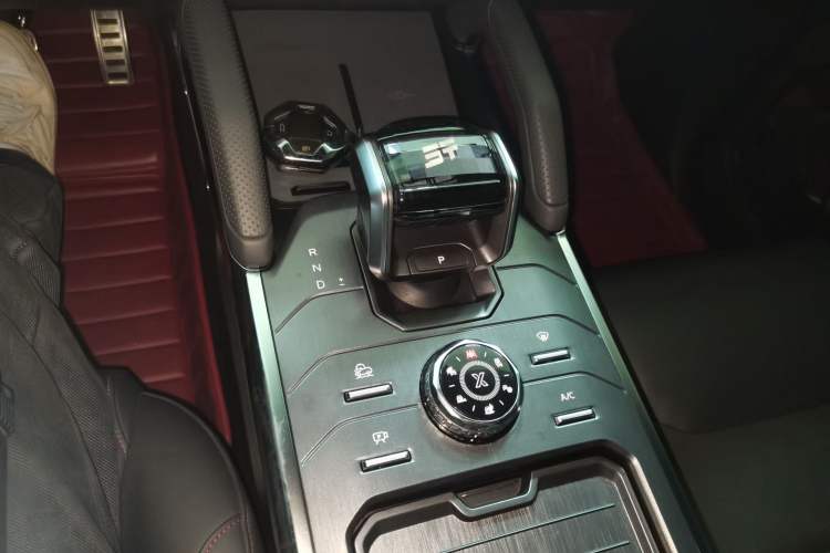 Used JETOUR Traveler 2023 2.0T All-Wheel Drive CrossPRO+
