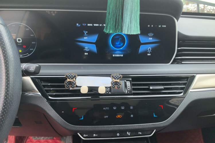 Used Hongqi HS5 2022 Facelifted Version 2.0T Smart Connect Flagship All-Wheel-Drive Edition
