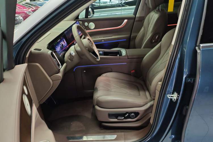 Used Hima AITO M9 2024 Range-Extended Ultra Version 52 kWh 5-Seater Model
