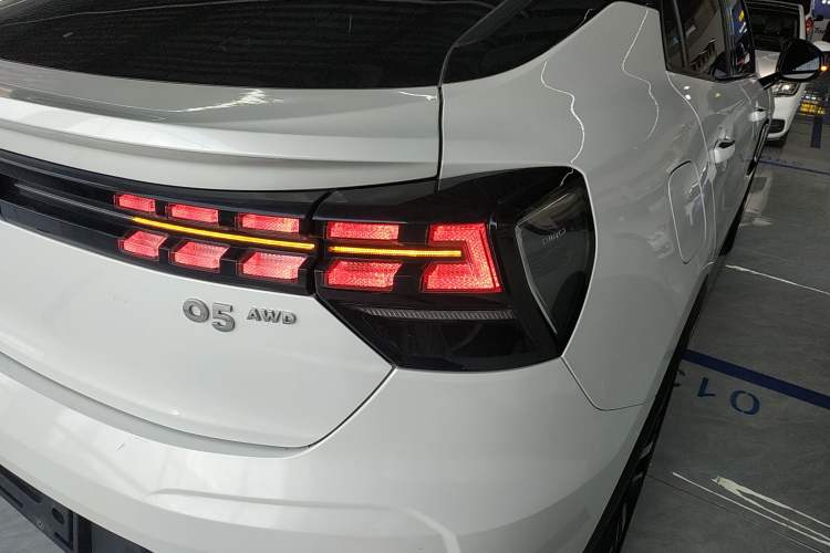 Used Lynk & Co 05 2022 2.0TD Four-Wheel Drive Dynamic Halo
