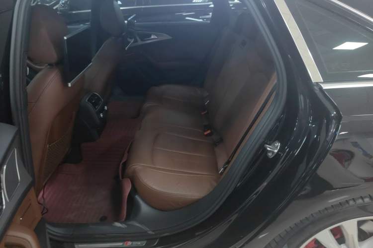 Used Audi A6L 2018 30th Anniversary Edition 45 TFSI quattro Sport model
