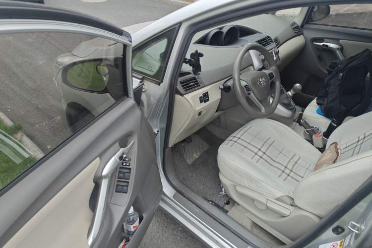 Used Toyota Verso 2014 Starry 180E Manual Elite Edition
