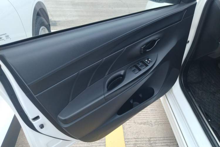 Used Toyota YARiS L 2018 1.5E CVT Champion Limited Edition
