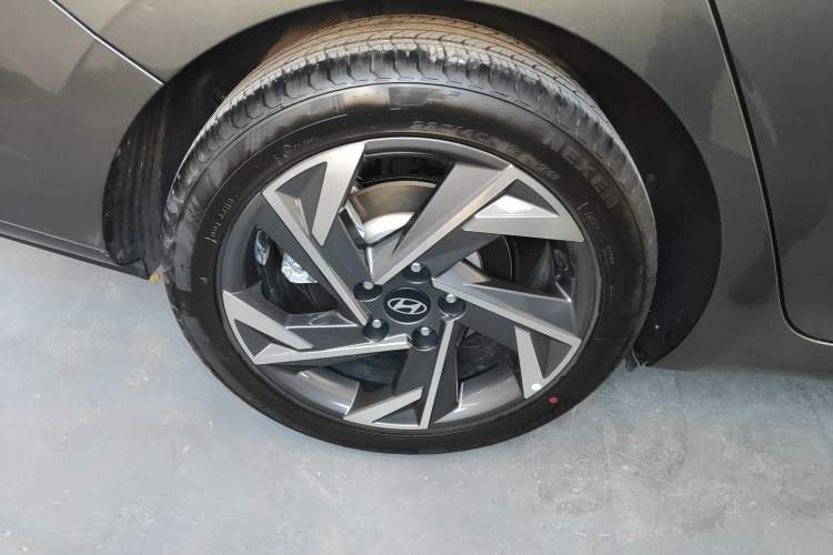 Used Hyundai Elantra 2023 1.5L CVT LUX Prestige Edition