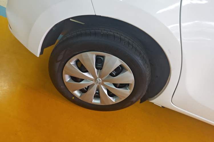 Used Toyota YARiS L 2015 1.5E Automatic Charm Edition