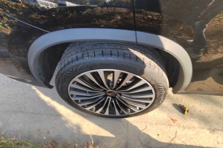 Used  Lingyun 2025 400T Four-Wheel-Drive International Version
