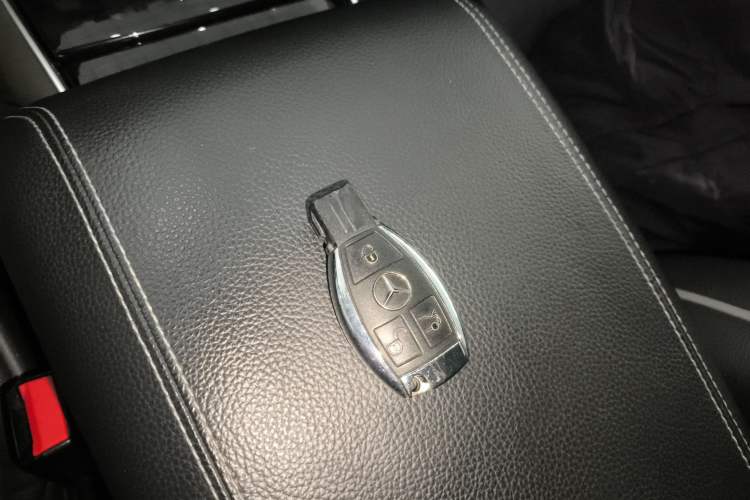 Used Mercedes-Benz R-Class 2017 R 320 4MATIC Business Edition Prestige Model
