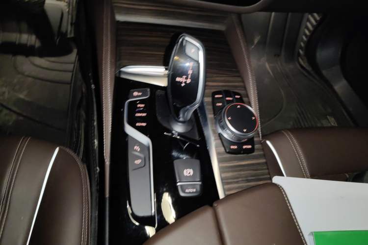 Used BMW 5 Series 2018 Facelifted 530Li xDrive Luxury Package
