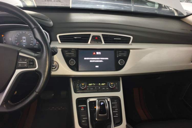 Used Geely Auto Emgrand X7 Sport 2020 1.8TD DCT Two-Wheel Drive Smart Connect 4G-Enabled Version
