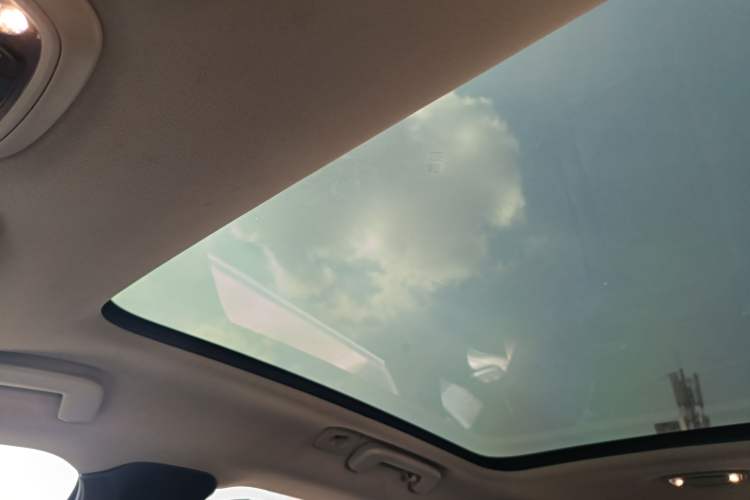 Used Volvo V40 2015 1.6T Zhiyi Edition
