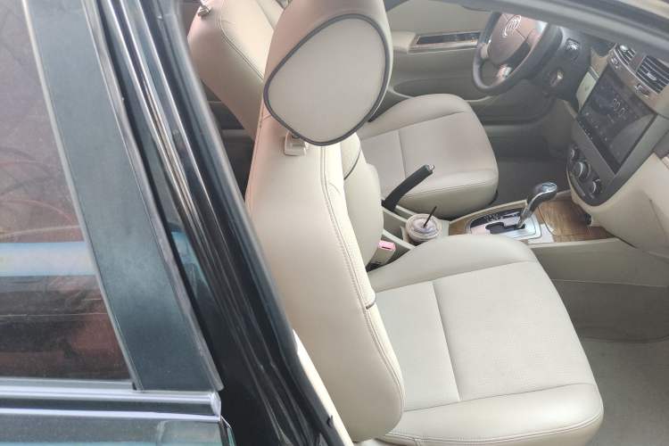 Used Buick Excelle 2015 1.5L Automatic Classic Model
