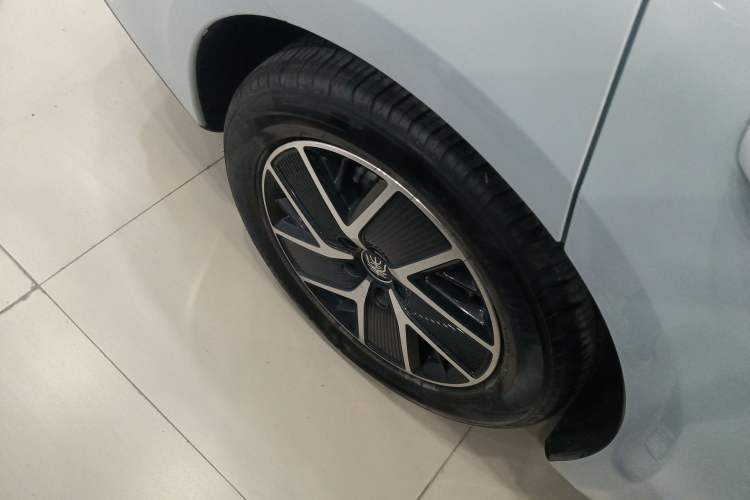 Used BYD Qin L 2025 DM-i Smart Drive 120KM Superior Model
