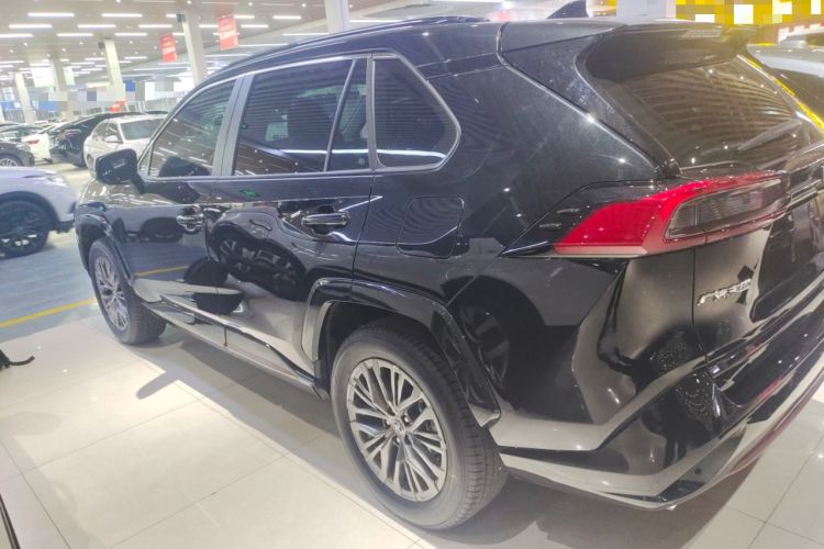 Used Toyota Wildlander 2024 2.0L CVT 4x4 Luxury PLUS Edition