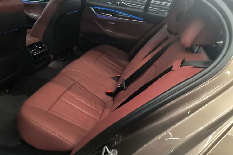 Used BMW 5 Series 2018 Restyled 530Li Leading Edition M Sport Package
