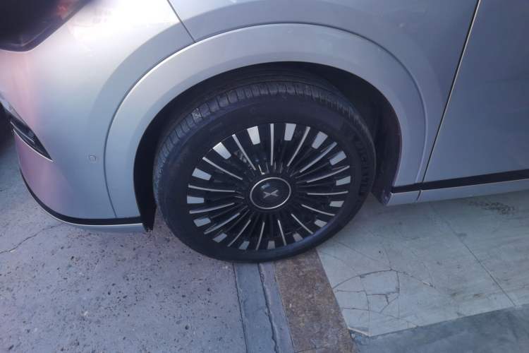 Used XPeng X9 2025 740 Ultra-Long Range Max