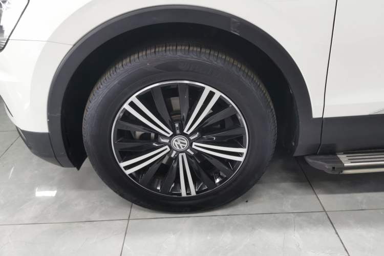 Used Volkswagen Tiguan L 2019 Updated Version 330TSI Automatic Two-Wheel Drive Panoramic Comfort Edition China VI Standard
