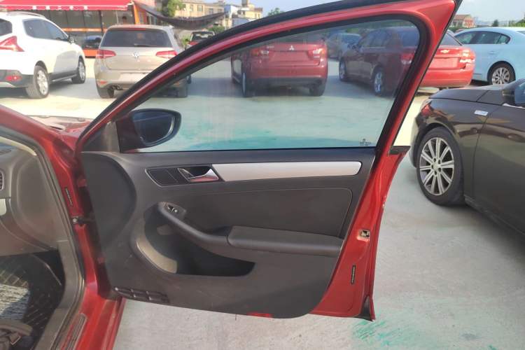 Used Volkswagen Sagitar 2014 Revised Version 1.6L Automatic Comfort Edition
