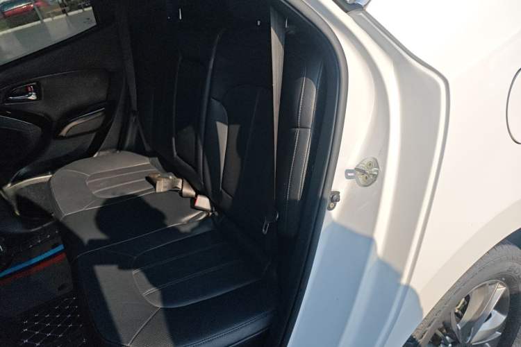 Used Hyundai ix35 2015 2.0L Automatic 2WD Smart Version China V Standard
